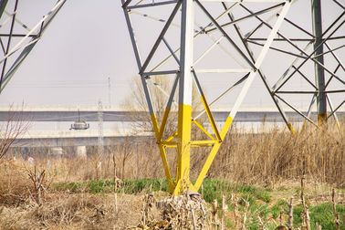 Torre de acero del ángulo del acero suave ASTM A36 230KV para el tipo de cable eléctrico de la transmisión